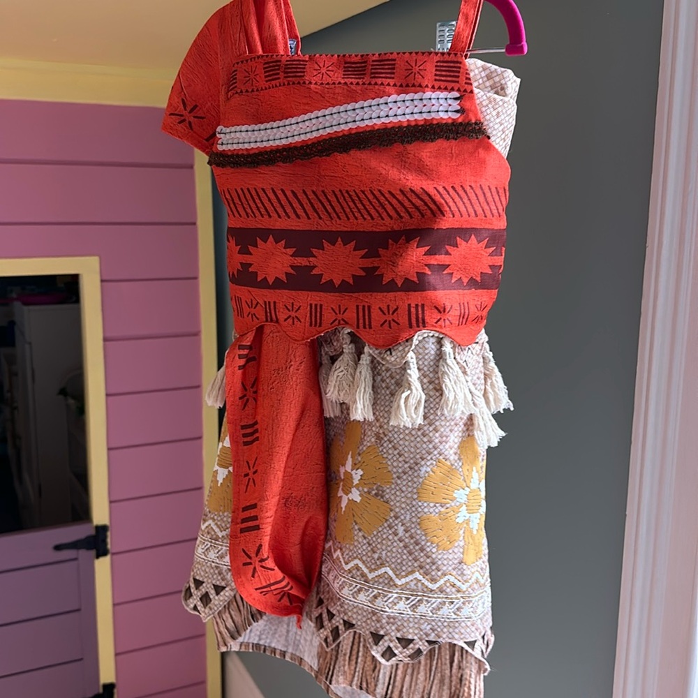 Disney Moana Costume- size 5/6